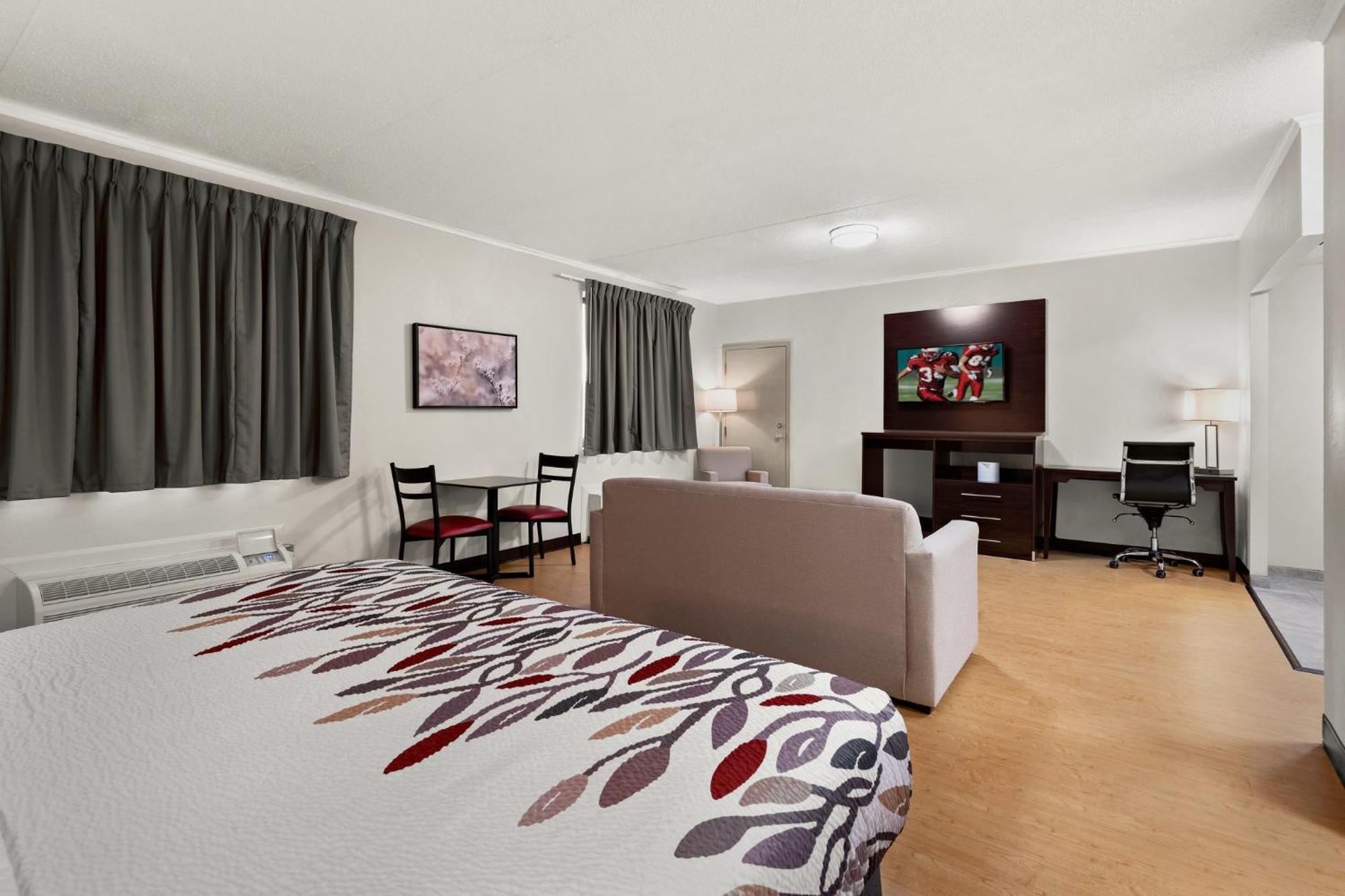 Red Roof Inn Norwich Dış mekan fotoğraf